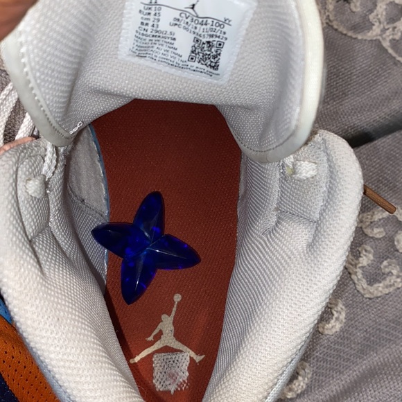 Jordan 1 Mid Milan Special edition Jordans immaculate condition and suedeproofer - Picture 13 of 14